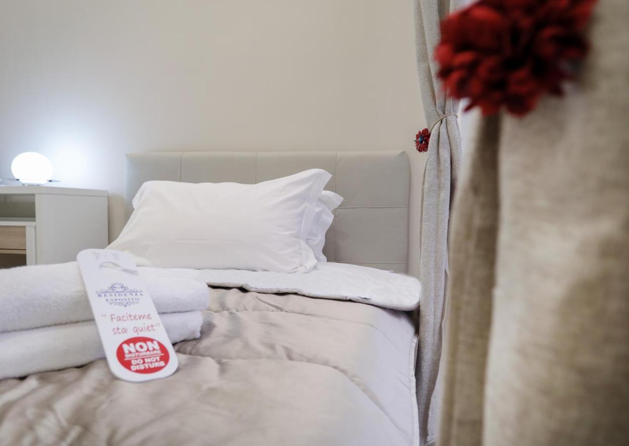 Residenza Esposito Economy Rooms 那不勒斯 外观 照片