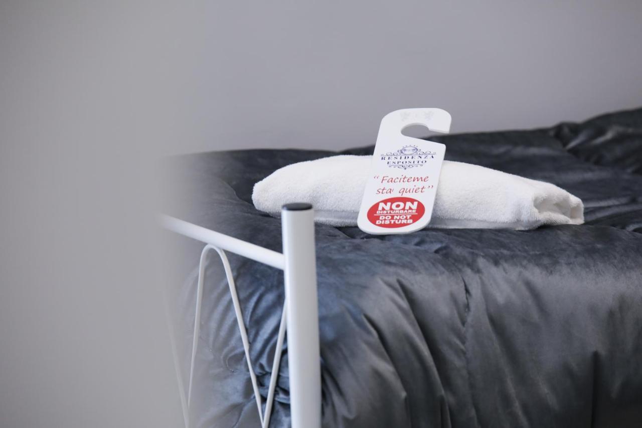 Residenza Esposito Economy Rooms 那不勒斯 外观 照片