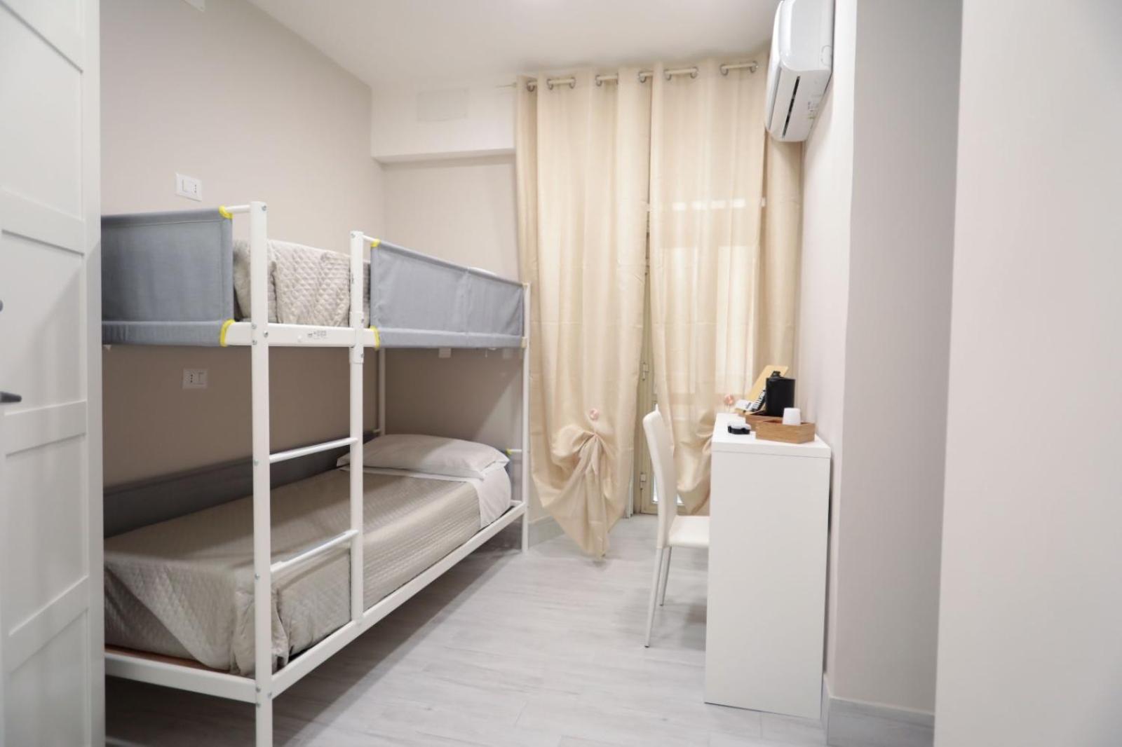 Residenza Esposito Economy Rooms 那不勒斯 外观 照片